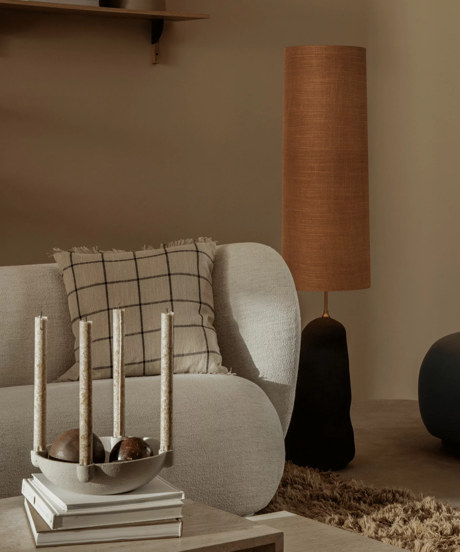 Ferm LIVING Eclipse Long Lampunvarjostin Ø30x80 Cm, Sand - Image 3