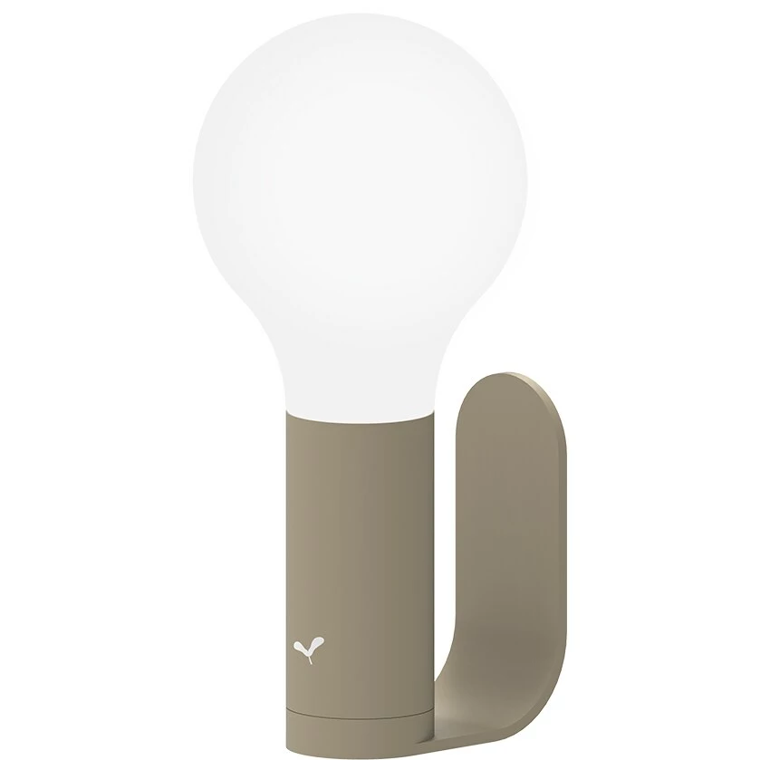 Fermob Aplô Seinäteline, Nutmeg