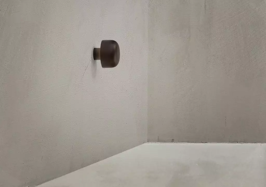 Flos Bellhop Outdoor Wall Lamp - Image 2