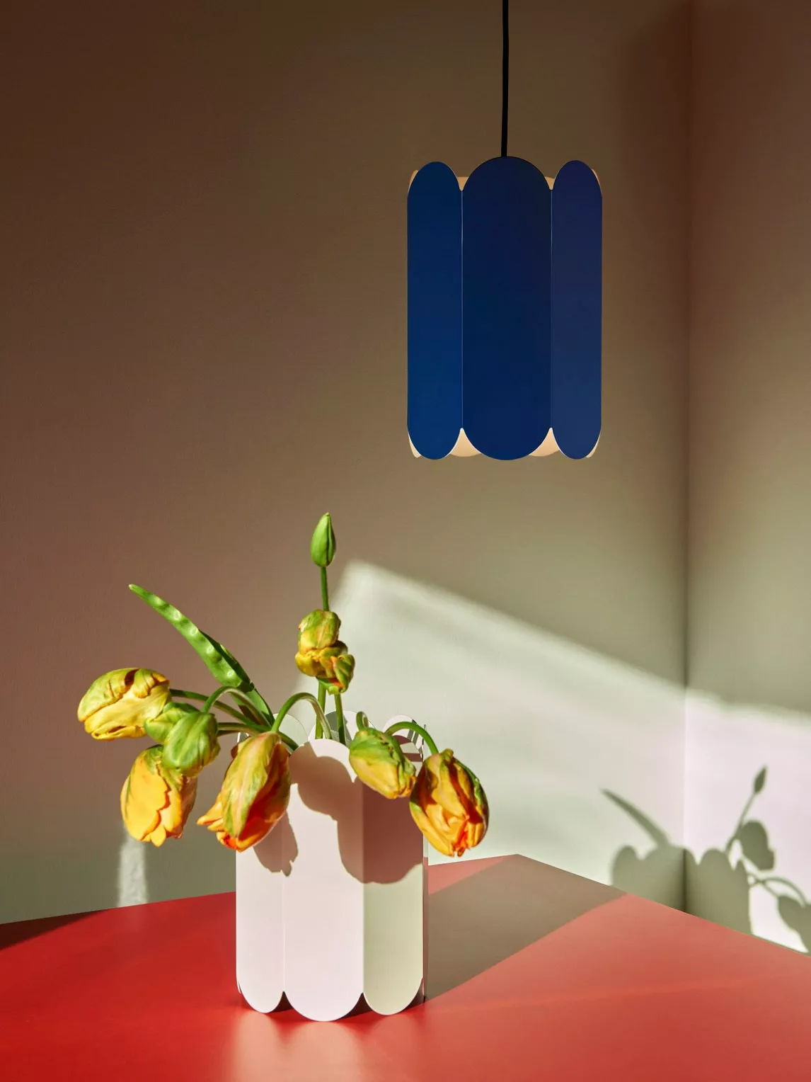 Hay Arcs Lampunvarjostin, Koboltinsininen - Image 5