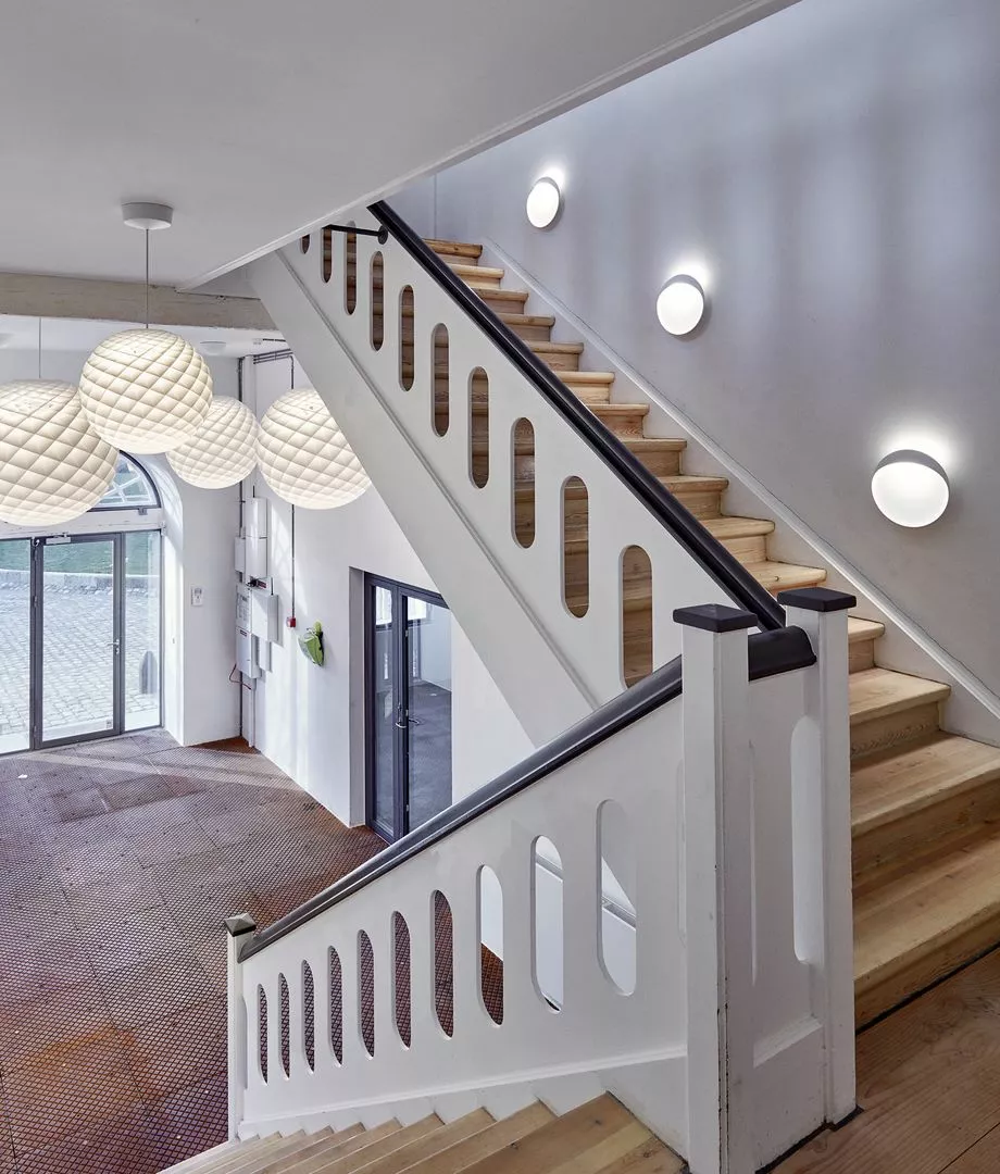 Louis Poulsen Flindt Seinävalaisin Ø300 LED 2700K, Alumiini - Image 3