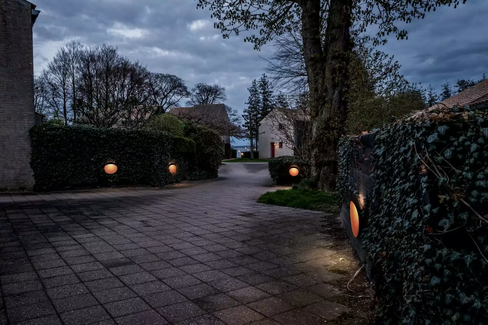 Louis Poulsen Flindt Seinävalaisin Ø400 LED 2700K, Corten - Image 4