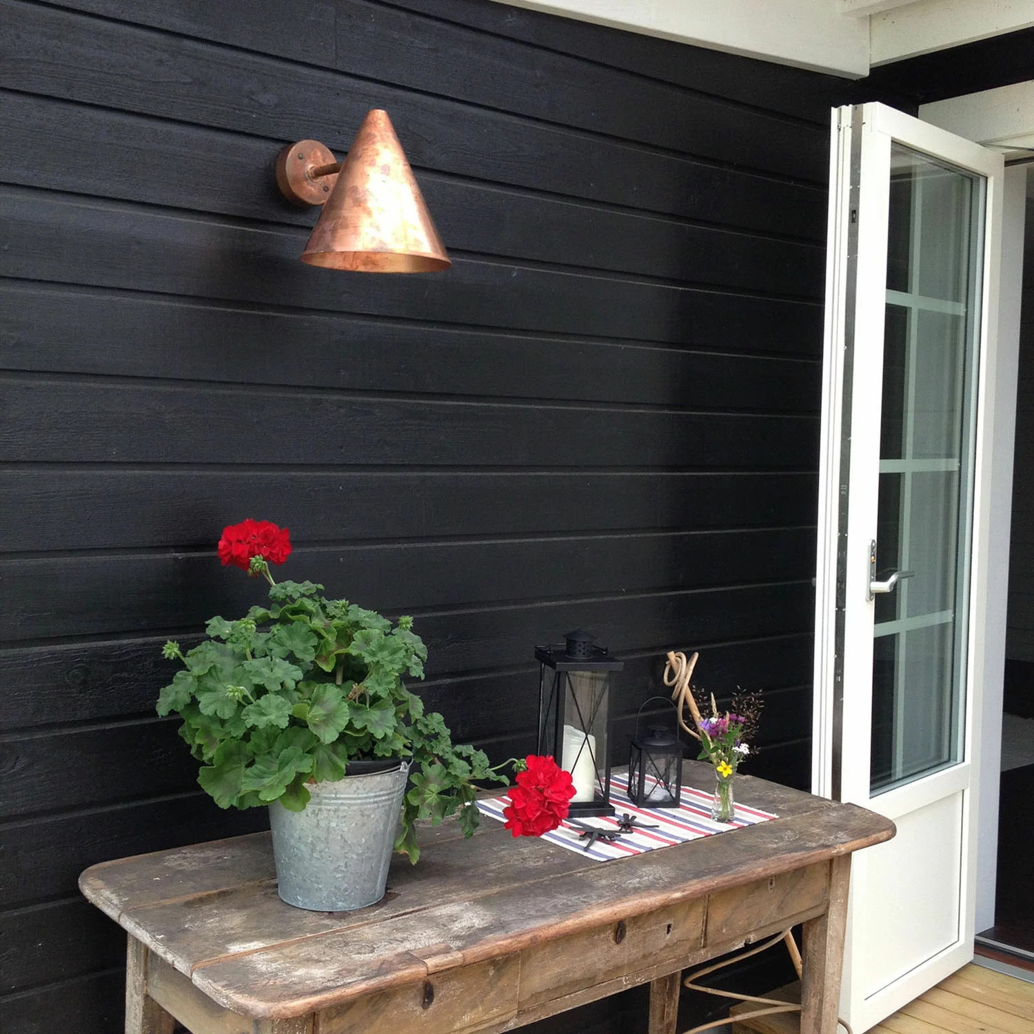 Örsjö Belysning Tratten Mini Seinävalaisin LED, Niklattu Messinki - Image 2